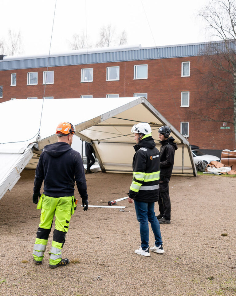 Referensbild för projektet Väderskydd på flerbostadshus